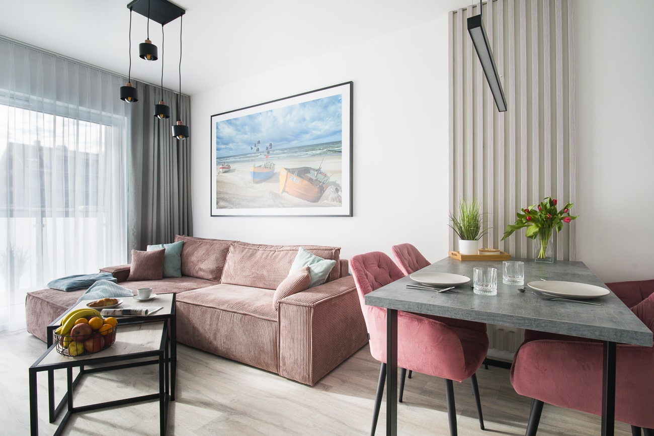 pokój dzienny w apartamencie na wynajem krótkoterminowy w Grzybowie